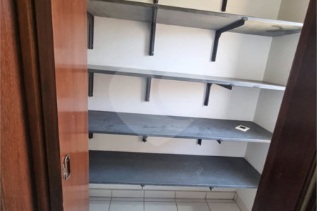 Casa à venda ou para alugar com 3 quartos, sendo 1 suíte, no condomínio Terras de Vinhedo, Vinhedo - SP