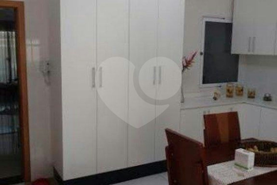 Sobrado à venda com 3 suítes em Vila Constança, São Paulo, SP