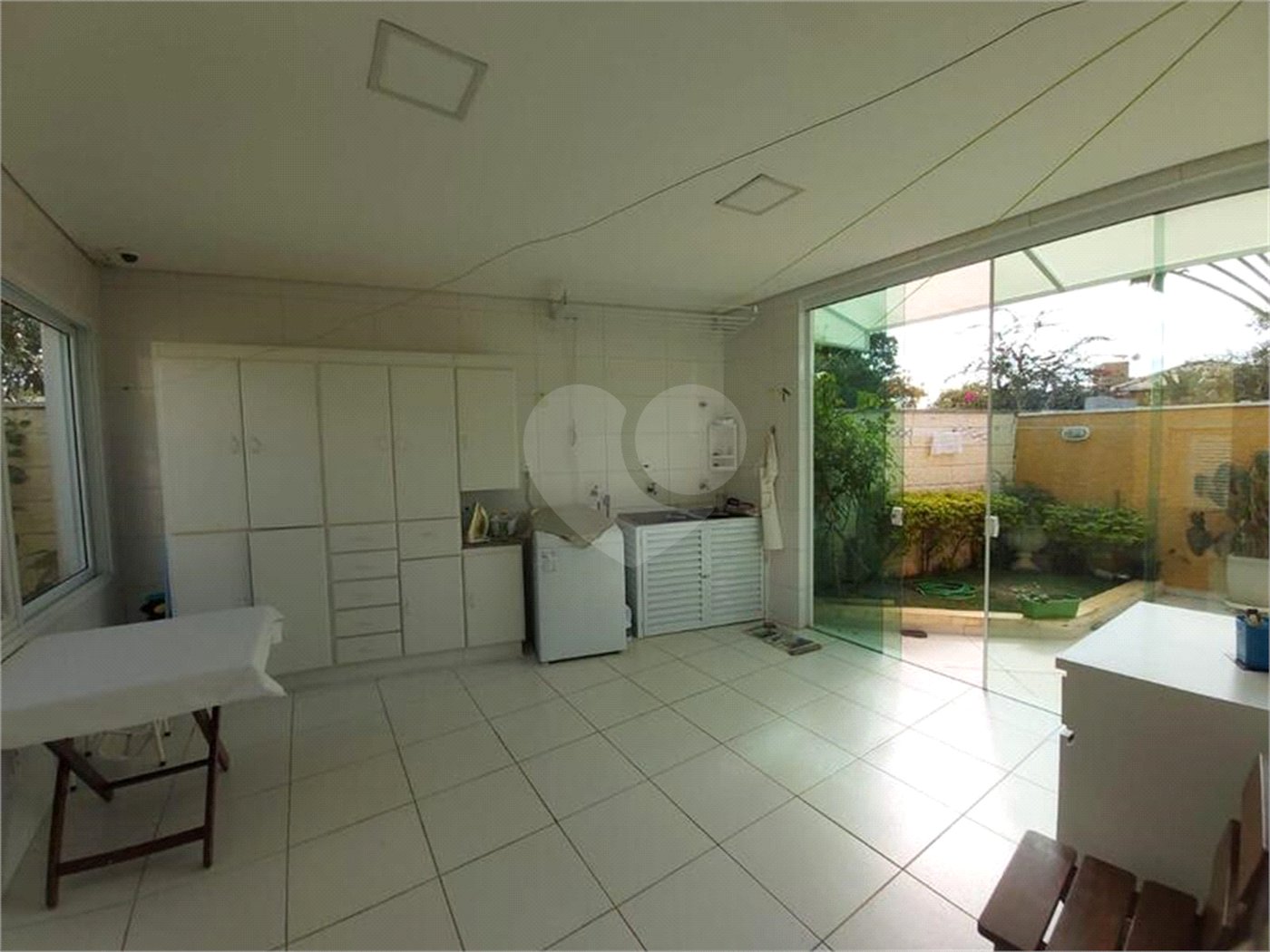 Casa à venda com 4 suítes no condomínio Aldeia da Serrinha, Sorocaba - SP