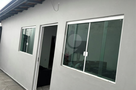 Casa à venda com 3 quartos, sendo 1 suíte,  em Jardim Armênia, Mogi das Cruzes, SP