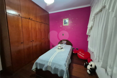 Sobrado à venda com 3 quartos, sendo 1 suíte, em Jardim Sarah, São Paulo, SP
