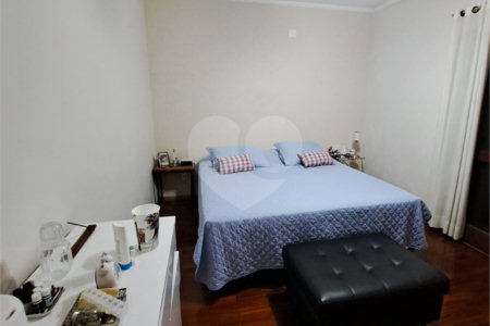 Sobrado à venda com 4 quartos, sendo 2 suítes, em Vila José Bonifácio, Araraquara, SP