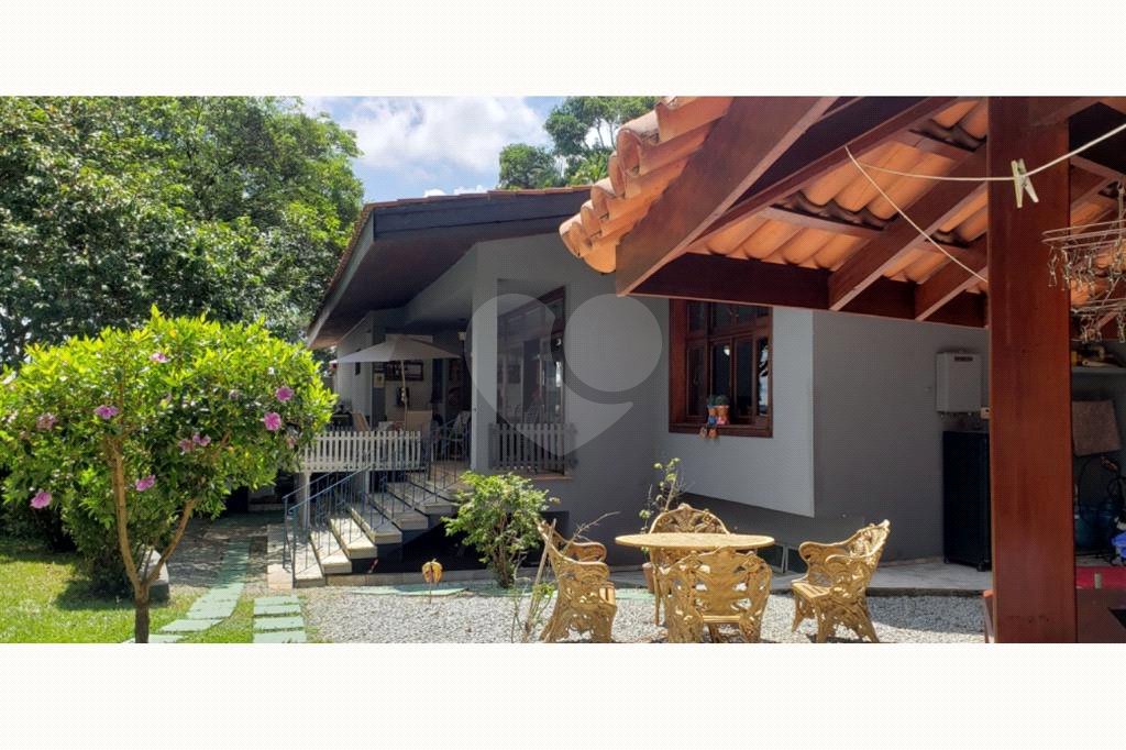 Casa à venda com 4 quartos, sendo 3 suítes, em Interlagos, São Paulo, SP