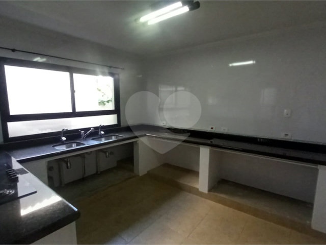 Sobrado à venda com 4 quartos, sendo 2 suítes,  em Tremembé, São Paulo, SP