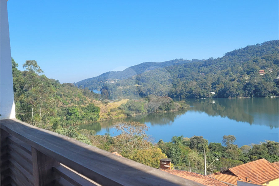 Sobrado à venda com 4 suítes em Rancho Grande, Mairiporã, SP