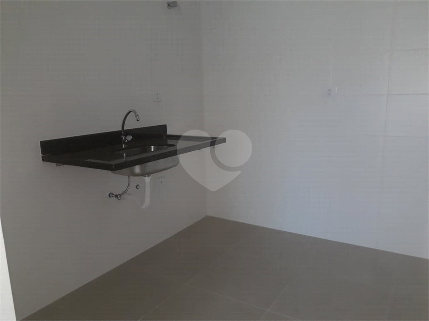 Casa à venda com 2 suítes no condomínio martinha, São Paulo - SP