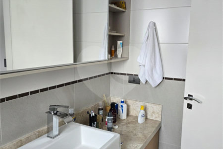 Apartamento à venda com 2 quartos, sendo 1 suíte,  em Loteamento Mogilar, Mogi das Cruzes, SP
