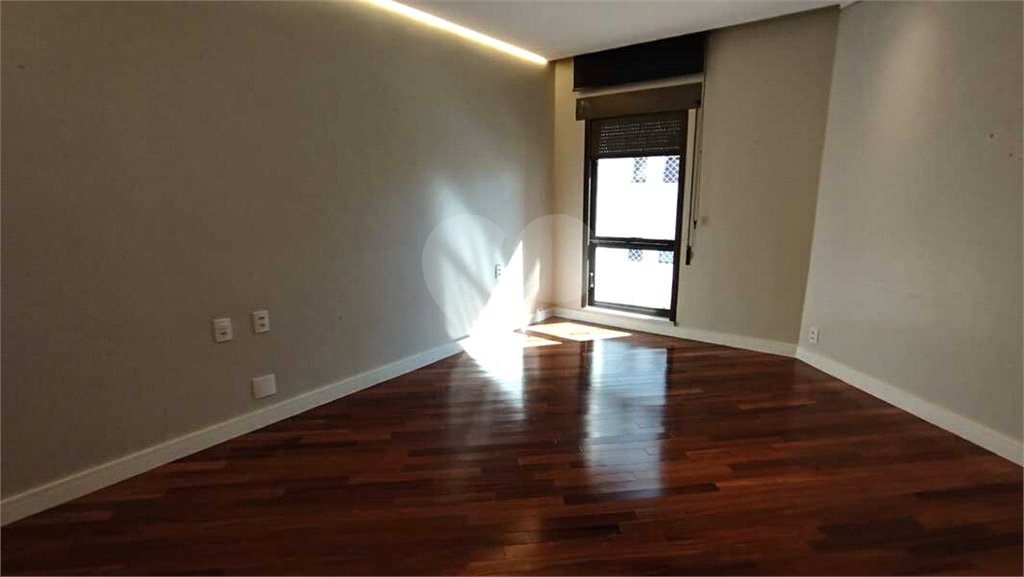Duplex para alugar com 3 suítes em Real Parque, São Paulo, SP