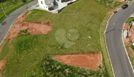 Terreno à venda no Centro, Bom Jesus dos Perdões, SP