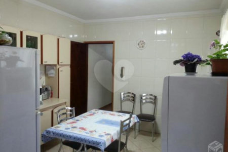 Sobrado à venda com 3 quartos, sendo 1 suíte, em Parque Vitória, São Paulo, SP