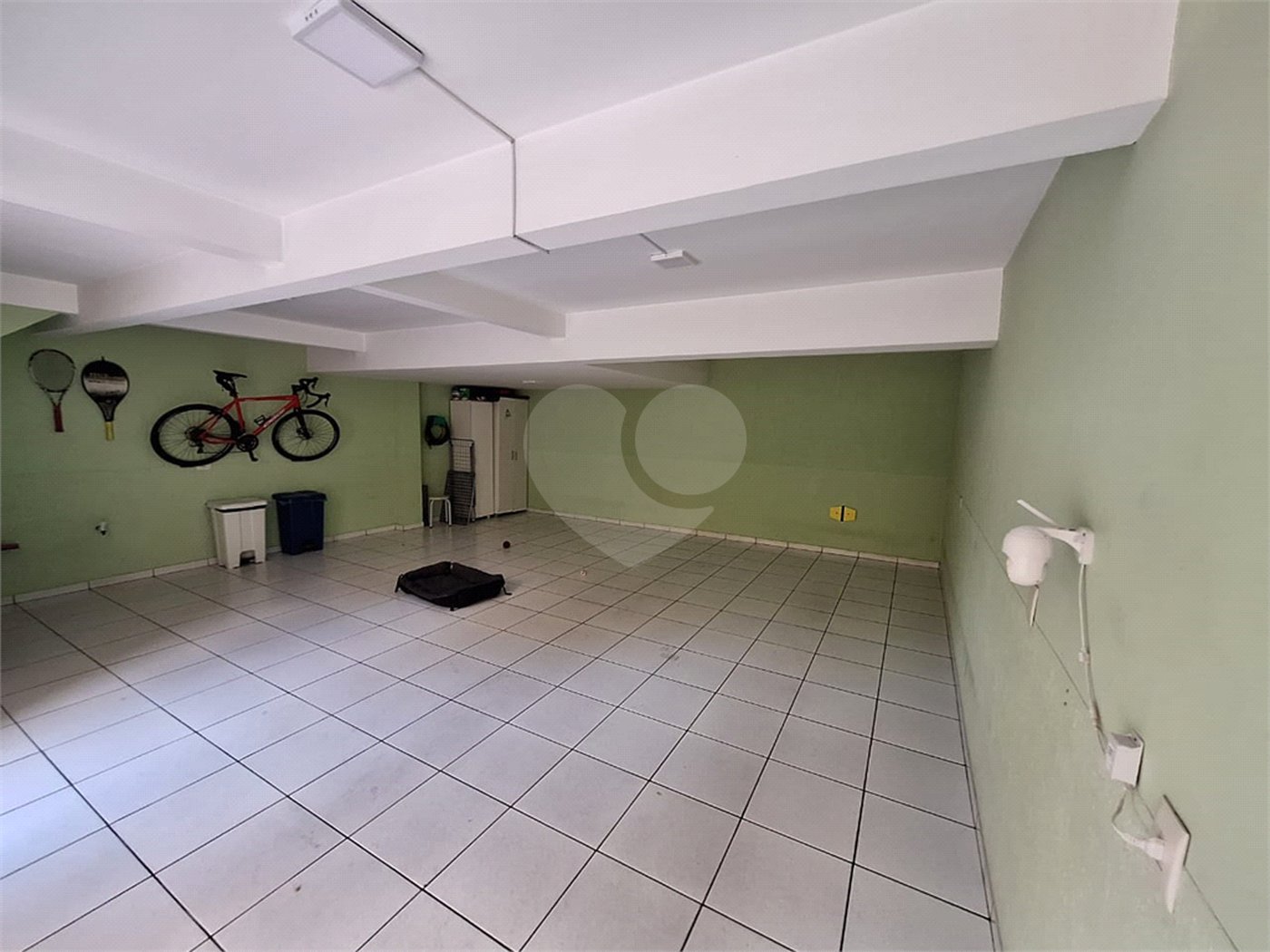 Casa à venda com 3 quartos, sendo 1 suíte, no condomínio Villaggio Tronchim, São Paulo - SP