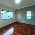Casa à venda com 4 quartos, sendo 2 suítes, no condomínio Bosque de Grevilea, Vinhedo - SP