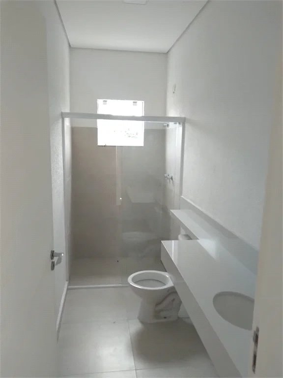 Casa de alto padrão na Granja Viana - Fazendinha Descrição do Imóvel 4 Suítes e 6 vagas de garagem