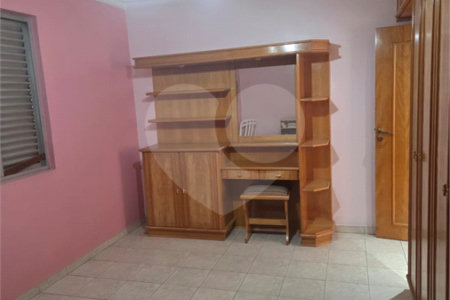 Sobrado à venda com 4 quartos, sendo 1 suíte, em Vila Graciosa, São Paulo, SP