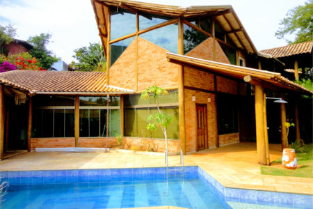 Casa à venda com 4 suítes no condomínio Estância Marambaia, Vinhedo - SP