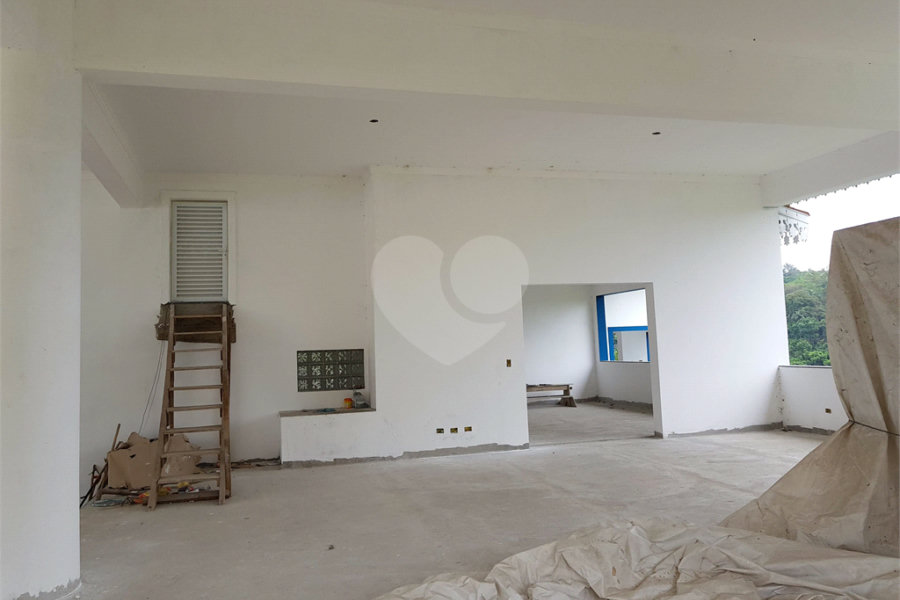 Casa à venda com 4 suítes no condomínio Suíça da Cantareira, Mairiporã - SP