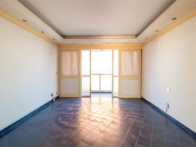 Apartamento à venda com 3 quartos, sendo 1 suíte,  em Campo Belo, São Paulo, SP