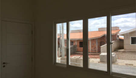 Casa à venda com 3 quartos, sendo 1 suíte,  no condomínio Marf Iii- Fase III, Bom Jesus dos Perdões - SP