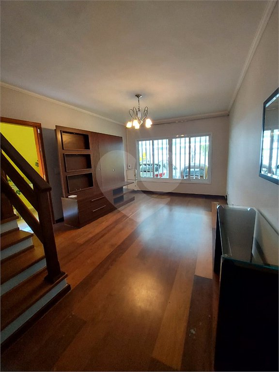 Sobrado à venda com 3 quartos, sendo 2 suítes, em Vila Romero, São Paulo, SP