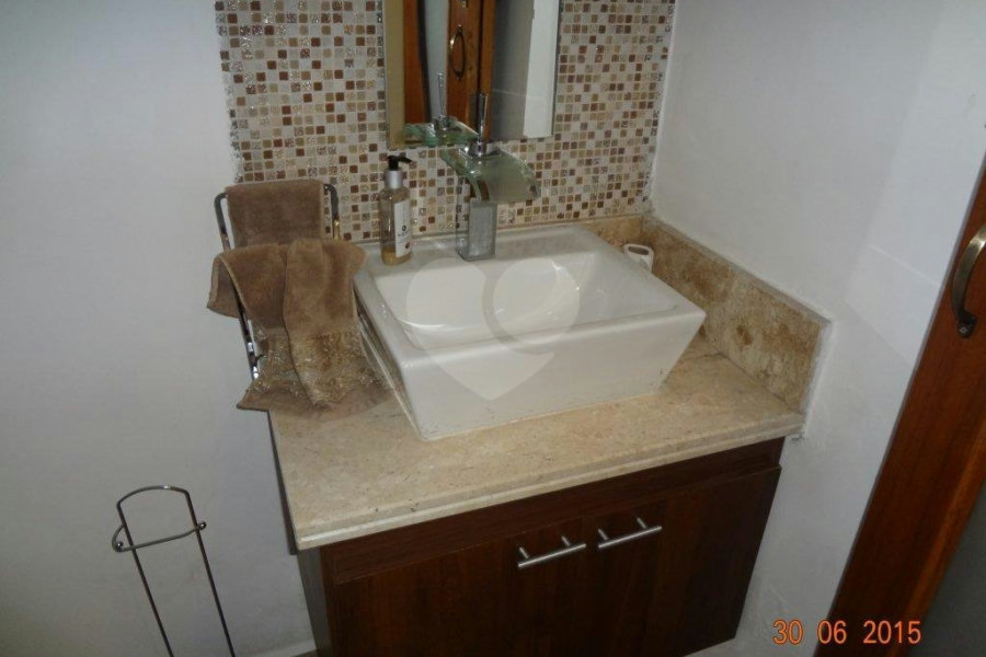 Casa Térrea à venda com 3 quartos, sendo 1 suíte, em Vila Irmãos Arnoni, São Paulo, SP