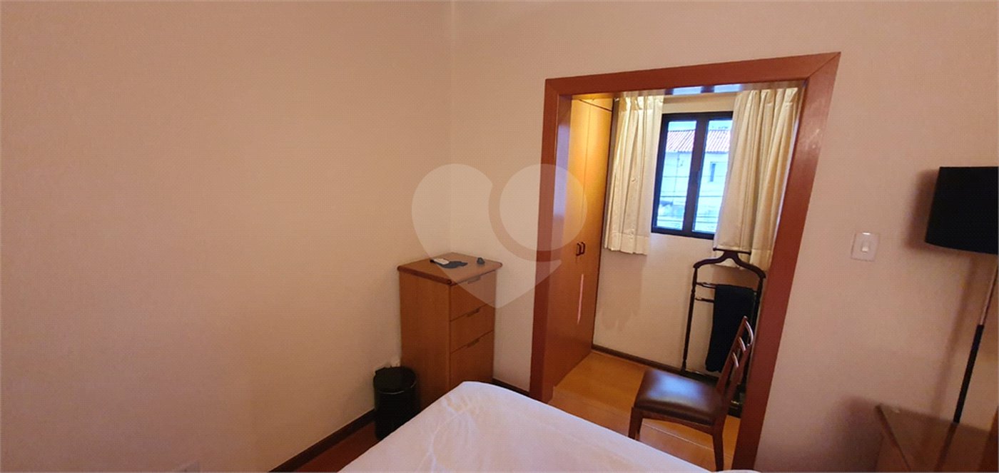Sobrado à venda com 4 quartos, sendo 2 suítes, em Moema, São Paulo, SP