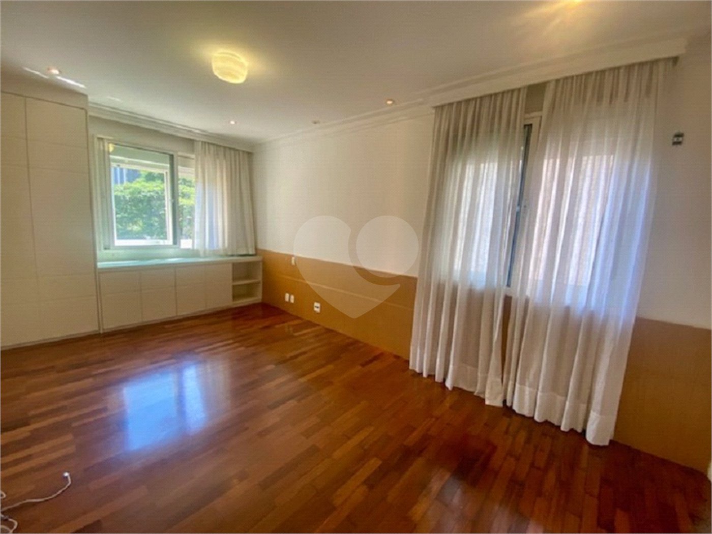 Apartamento à venda ou para alugar com 2 suítes em Itaim Bibi, São Paulo, SP