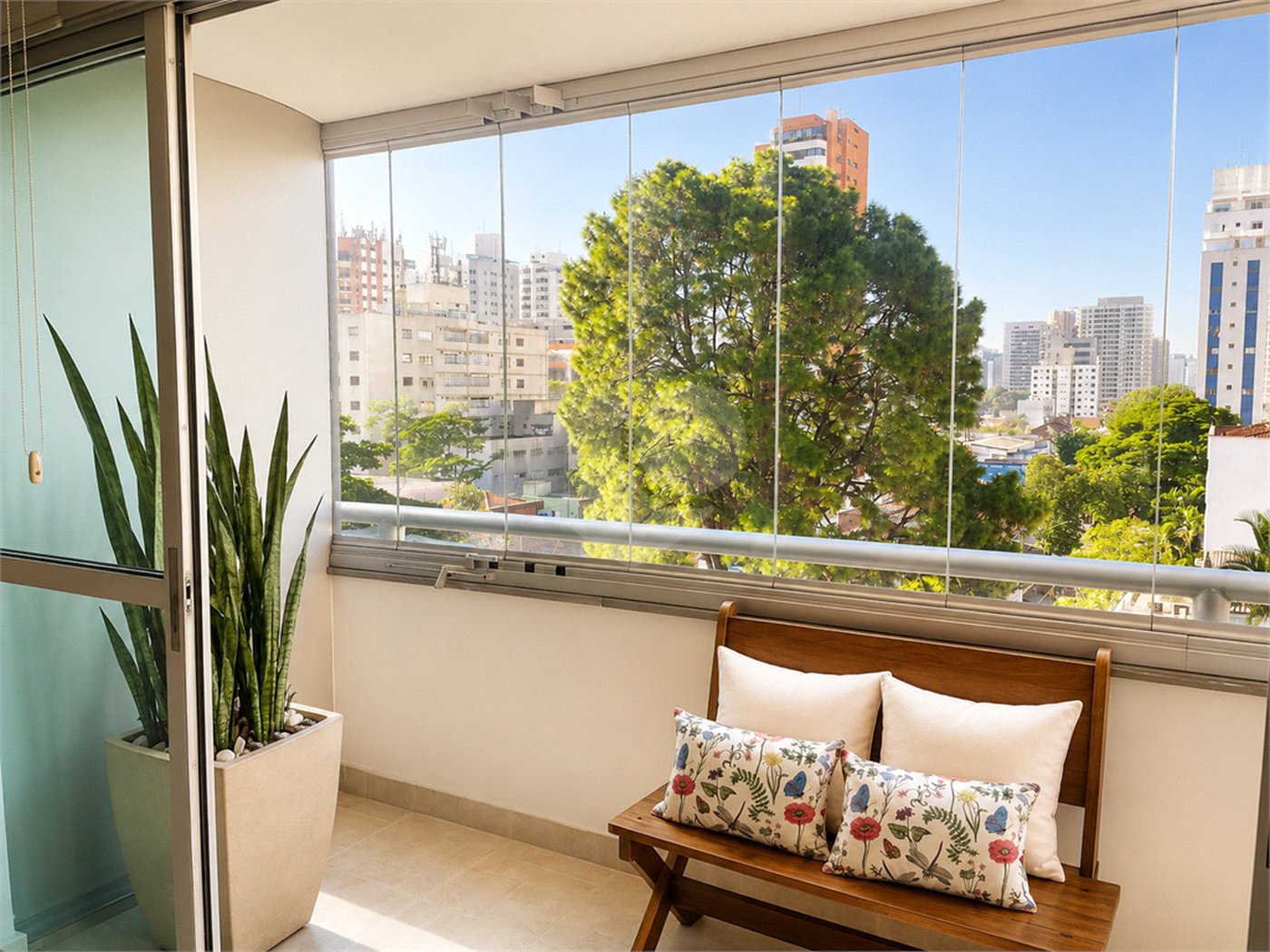 Apartamento à venda com 4 suítes em Vila Uberabinha, São Paulo, SP