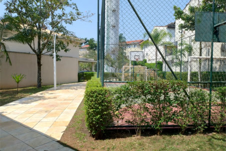 Casa à venda com 4 quartos, sendo 2 suítes,  no condomínio Aromaz, São Bernardo do Campo - SP