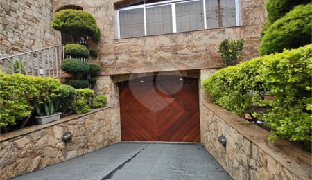 Casa à venda com 3 quartos, sendo 1 suíte,  no condomínio Vila Paiva, São Paulo - SP