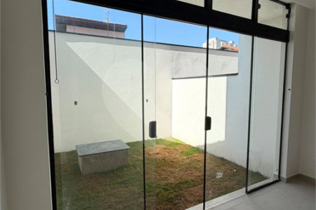 Sobrado à venda com 3 quartos, sendo 1 suíte, em Sítio da Figueira, São Paulo, SP