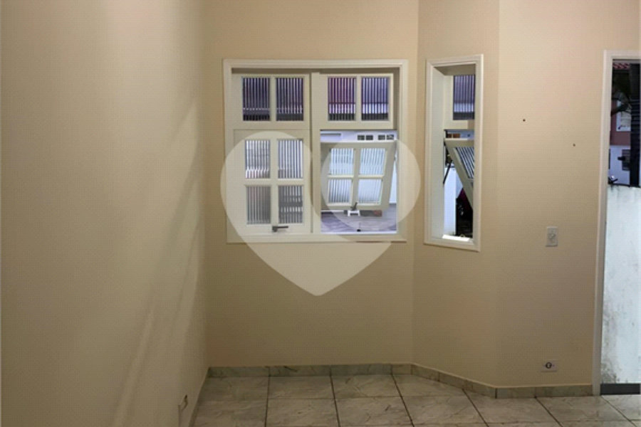 Casa à venda com 2 quartos, sendo 1 suíte,  no condomínio Village Palmas, São Paulo - SP
