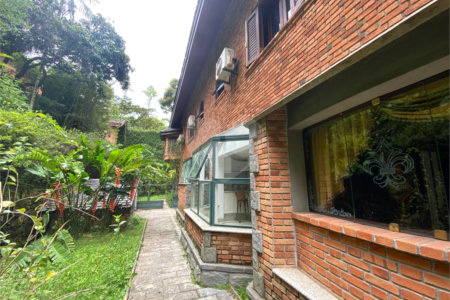 Casa à venda ou para alugar com 5 quartos, sendo 3 suítes,  em Fazenda Morumbi, São Paulo, SP