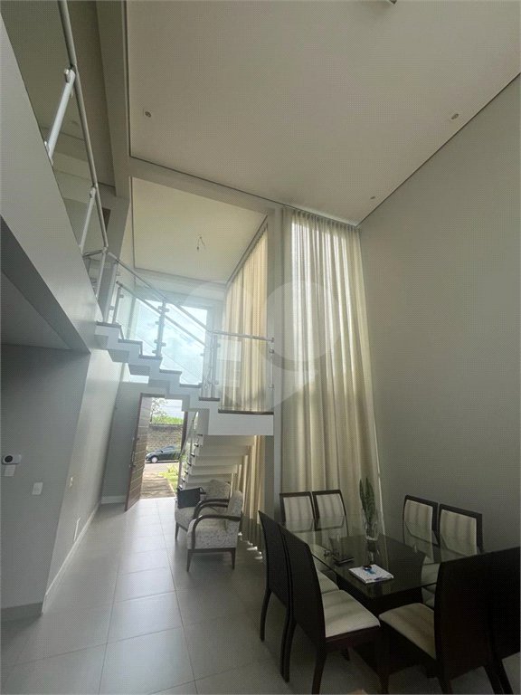 Casa à venda com 3 suítes no condomínio Residencial Terra Nobre, Indaiatuba - SP