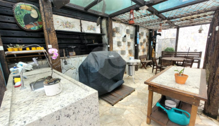 Casa à venda com 4 suítes no condomínio Jardim da Montanha I, Mairiporã - SP
