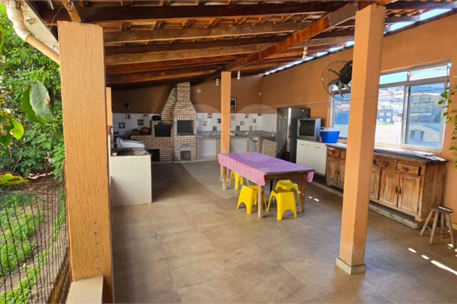 Casa Térrea à venda ou para alugar com 8 quartos, sendo 4 suítes, em Vila Pereira Barreto, São Paulo, SP