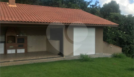 Casa à venda com 3 quartos, sendo 1 suíte,  no condomínio Marf II, Bom Jesus dos Perdões - SP