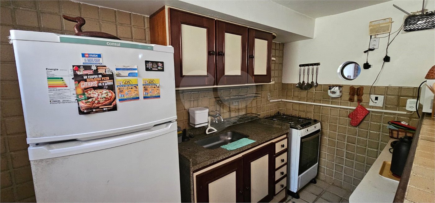 Casa em condomínio à venda ou para alugar com 3 quartos, sendo 2 suítes,  em Praia Rasa, Armação dos Búzios, RJ