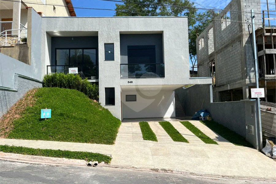 Casa à venda com 3 suítes em Chácara Roselândia, Cotia, SP