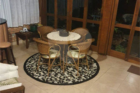 Sítio à venda com 6 quartos, sendo 5 suítes,  em Curral, Ibiúna, SP