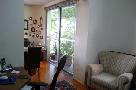 Apartamento à venda com 3 quartos, sendo 1 suíte,  em Real Parque, São Paulo, SP