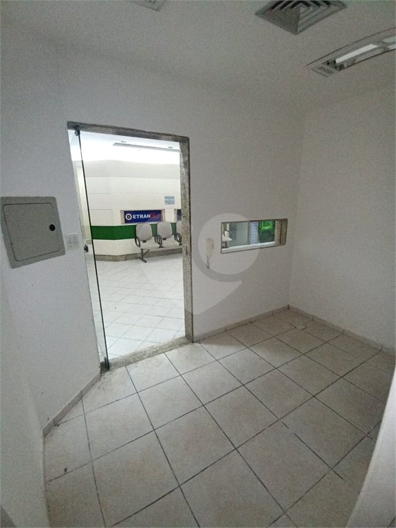 Sala à venda ou para alugar em Bangu, Rio de Janeiro, RJ