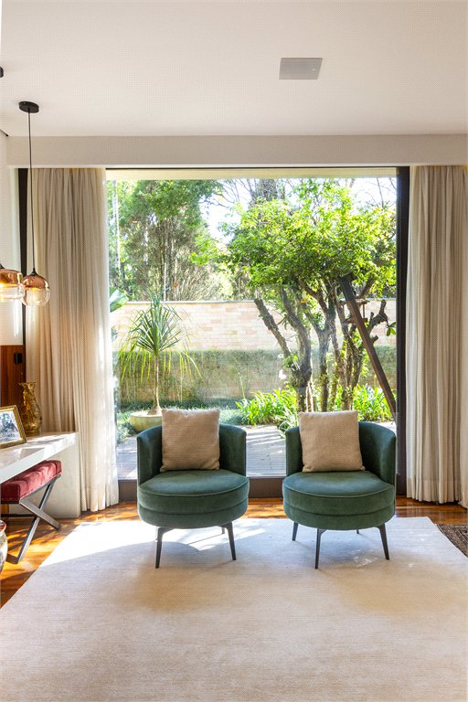 Casa à venda com 4 suítes no condomínio Vila Flora, São Paulo - SP