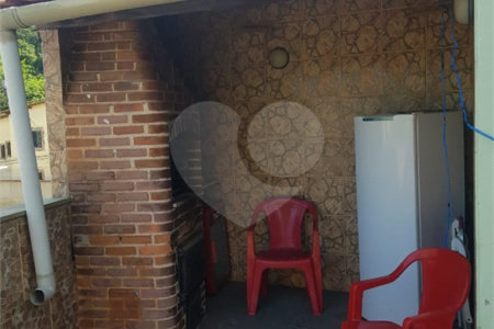 Casa de Vila à venda com 4 quartos, sendo 1 suíte, em Rio do Ouro, São Gonçalo, RJ