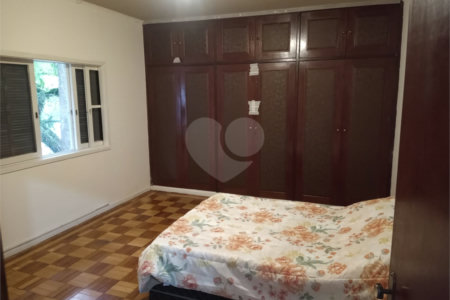 Casa Térrea à venda ou para alugar com 3 quartos, sendo 1 suíte, em Caxingui, São Paulo, SP