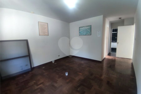 Sobrado à venda com 4 quartos, sendo 2 suítes, em Chácara Monte Alegre, São Paulo, SP