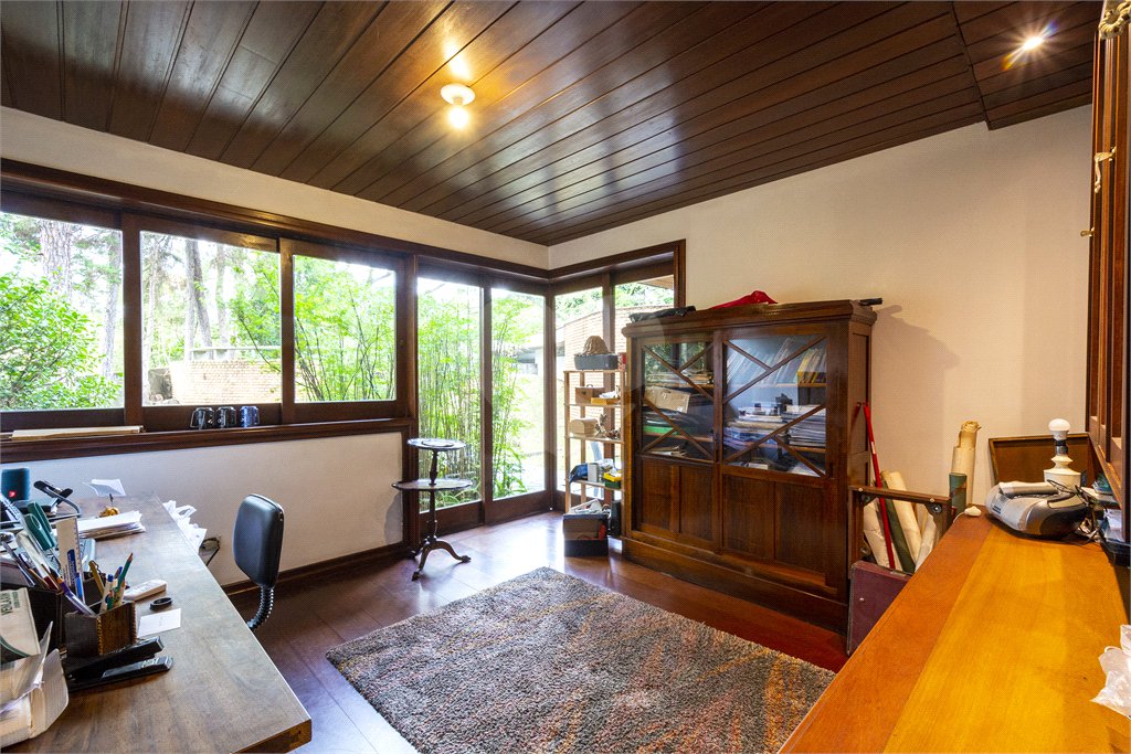 Casa à venda com 3 suítes no condomínio Chácara Flora, São Paulo - SP