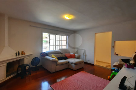 Casa de Vila à venda com 4 quartos, sendo 2 suítes, em Granja Julieta, São Paulo, SP