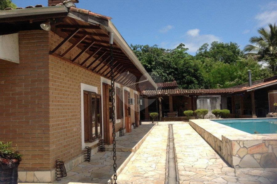 Casa à venda com 3 suítes no condomínio Morada do Mar, Caraguatatuba - SP