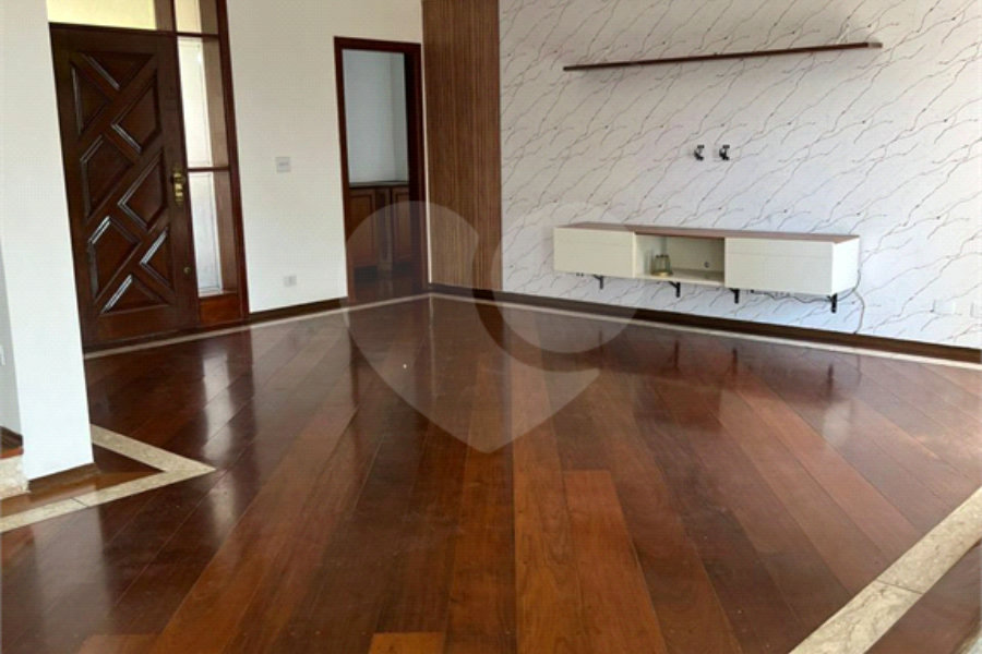 Sobrado à venda ou para alugar com 4 quartos, sendo 3 suítes, em Serra da Cantareira, Mairiporã, SP