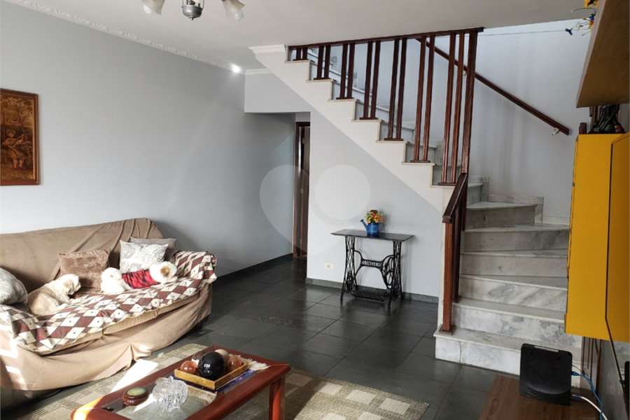 Sobrado à venda com 3 quartos, sendo 1 suíte,  em Vila Gustavo, São Paulo, SP